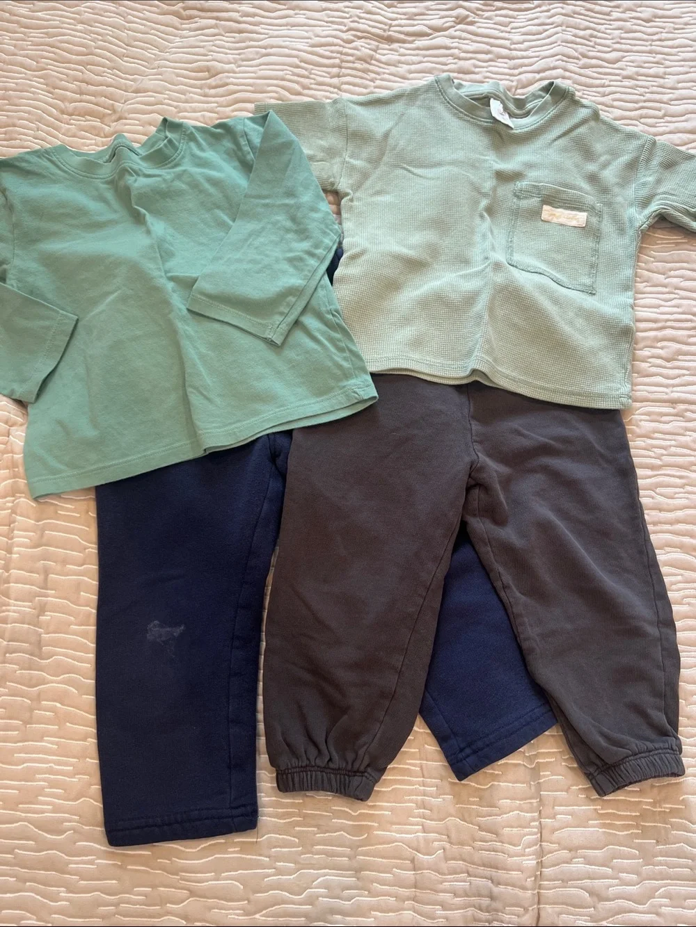 Mix brands Kids' tops and sweat pants